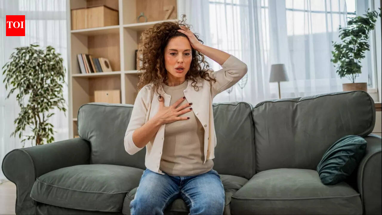 तनाव, घबराहट या थकावट? संयुक्त अरब अमीरात में निःशुल्क मानसिक स्वास्थ्य हेल्पलाइन 24/7 खुली हैं