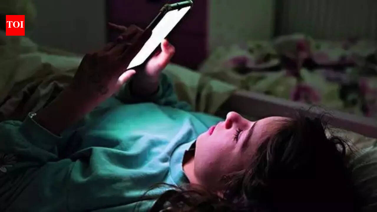 बच्चों के लिए सोशल मीडिया पर प्रतिबंध पर शीर्ष कानूनी विशेषज्ञ विभाजित | भारत समाचार