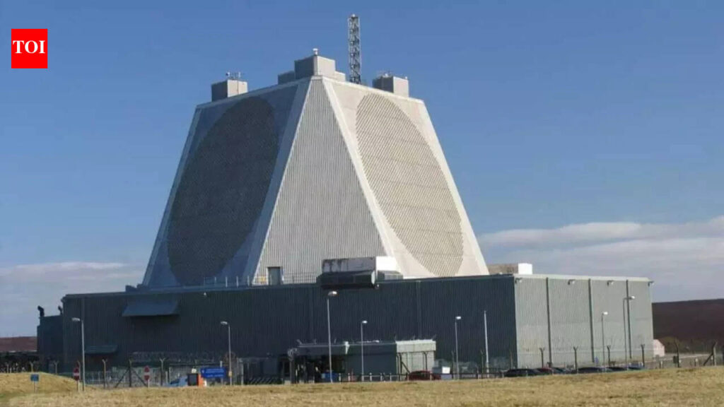 मध्य पूर्व संघर्ष: उपग्रह छवियों से पता चलता है कि ईरान ने खाड़ी में उच्च मूल्य वाले अमेरिकी रडार सिस्टम को ‘हिट’ किया