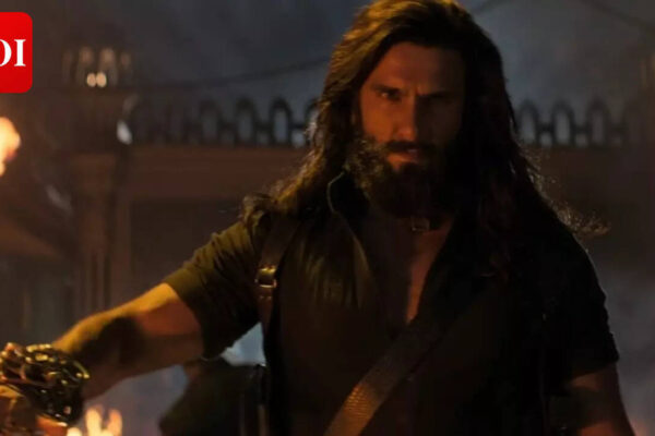 ‘धुरंधर: द रिवेंज’ प्री-बुकिंग रिपोर्ट: रणवीर सिंह ने रिकॉर्ड शुरुआत की; उत्तरी अमेरिका में 1.7 मिलियन डॉलर और भारत में 18 मिलियन रुपये से अधिक है |