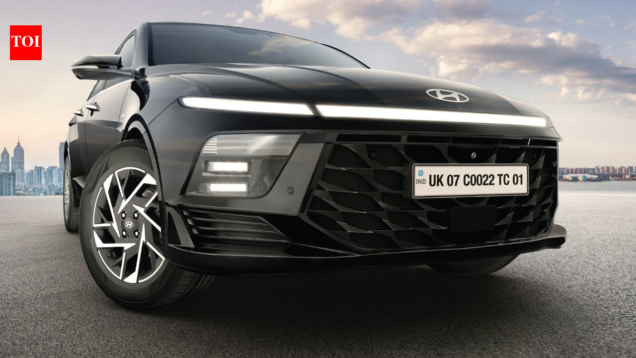 Hyundai Verna: Hyundai Verna 2026 को 10.98 लाख रुपये में लॉन्च किया गया: स्लाविया प्रतिद्वंद्वी वर्टस से समाचार |