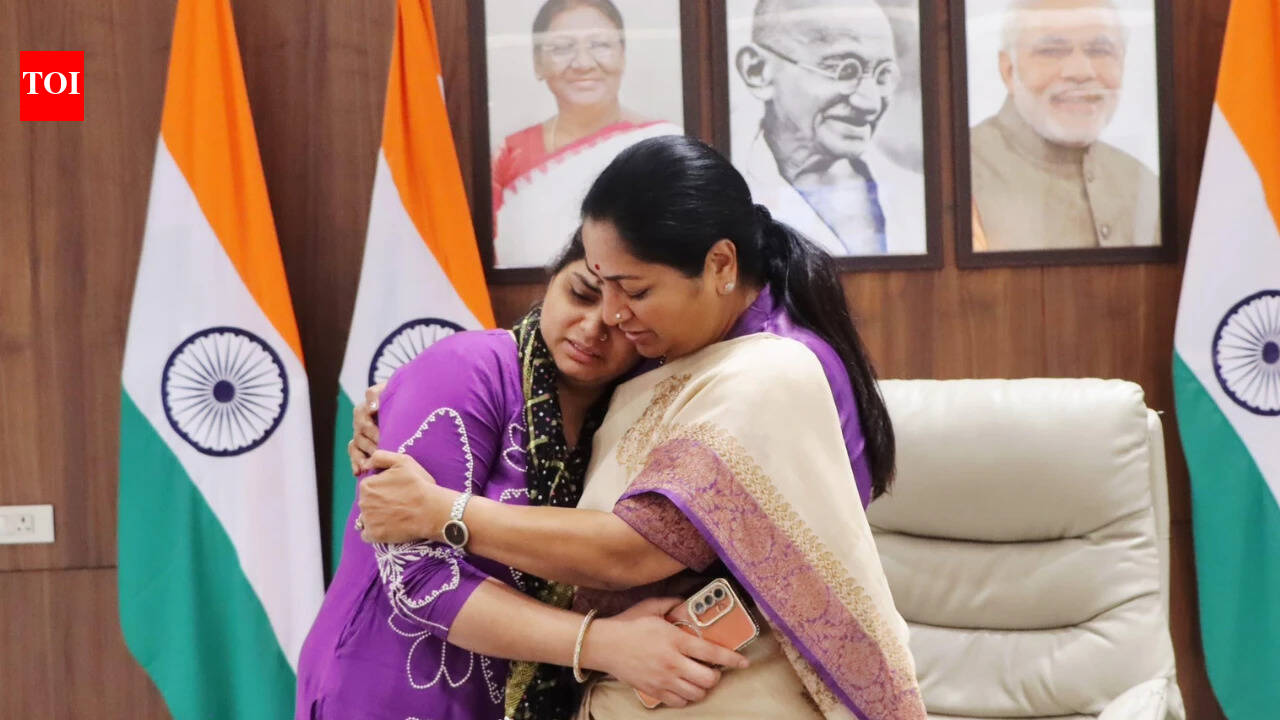 न्याय सर्वोच्च प्राथमिकता: होली के झगड़े में मारे गए व्यक्ति के परिवार के सदस्यों को रेखा गुप्ता | भारत समाचार