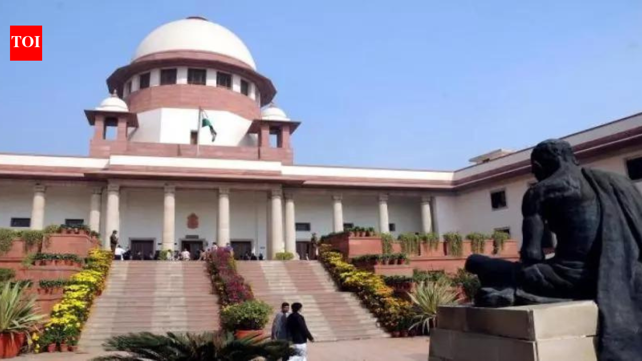 मुझसे सभी मामलों पर एक साथ जिरह की जाए: SC में पूर्व आईएएस अधिकारी | भारत समाचार