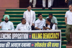 विपक्ष सीईसी की बर्खास्तगी के लिए नोटिस दायर कर सकता है | भारत समाचार