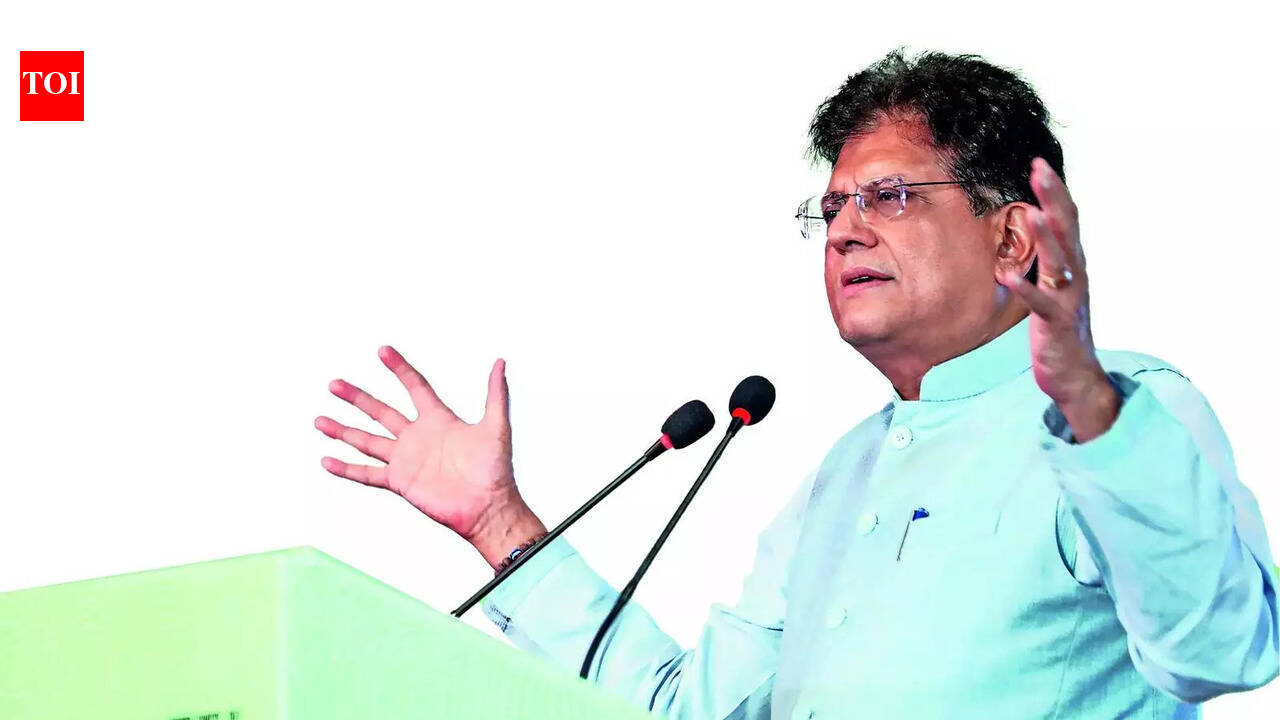 बीमा क्षेत्र में निर्यातकों की मदद करना चाहते हैं: पीयूष गोयल