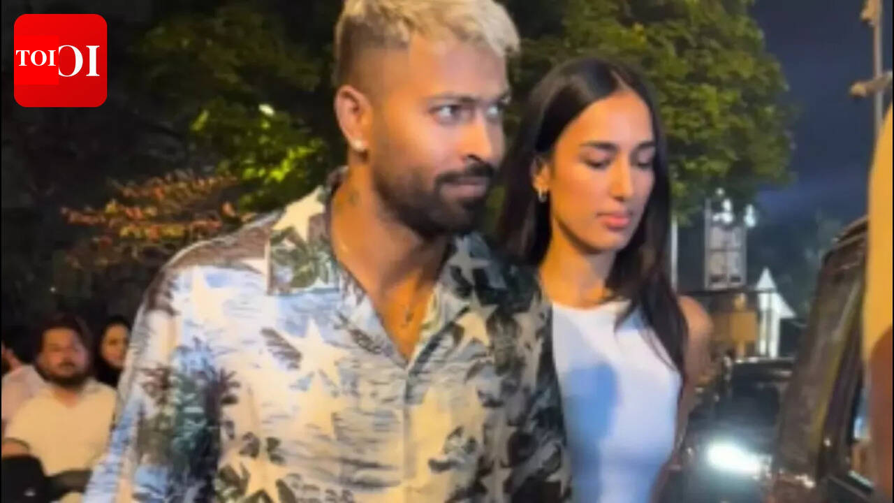 हार्दिक पंड्या और महीका शर्मा एक रोमांटिक छुट्टी पर जाते हुए बेहद खूबसूरत लग रहे हैं- देखें |