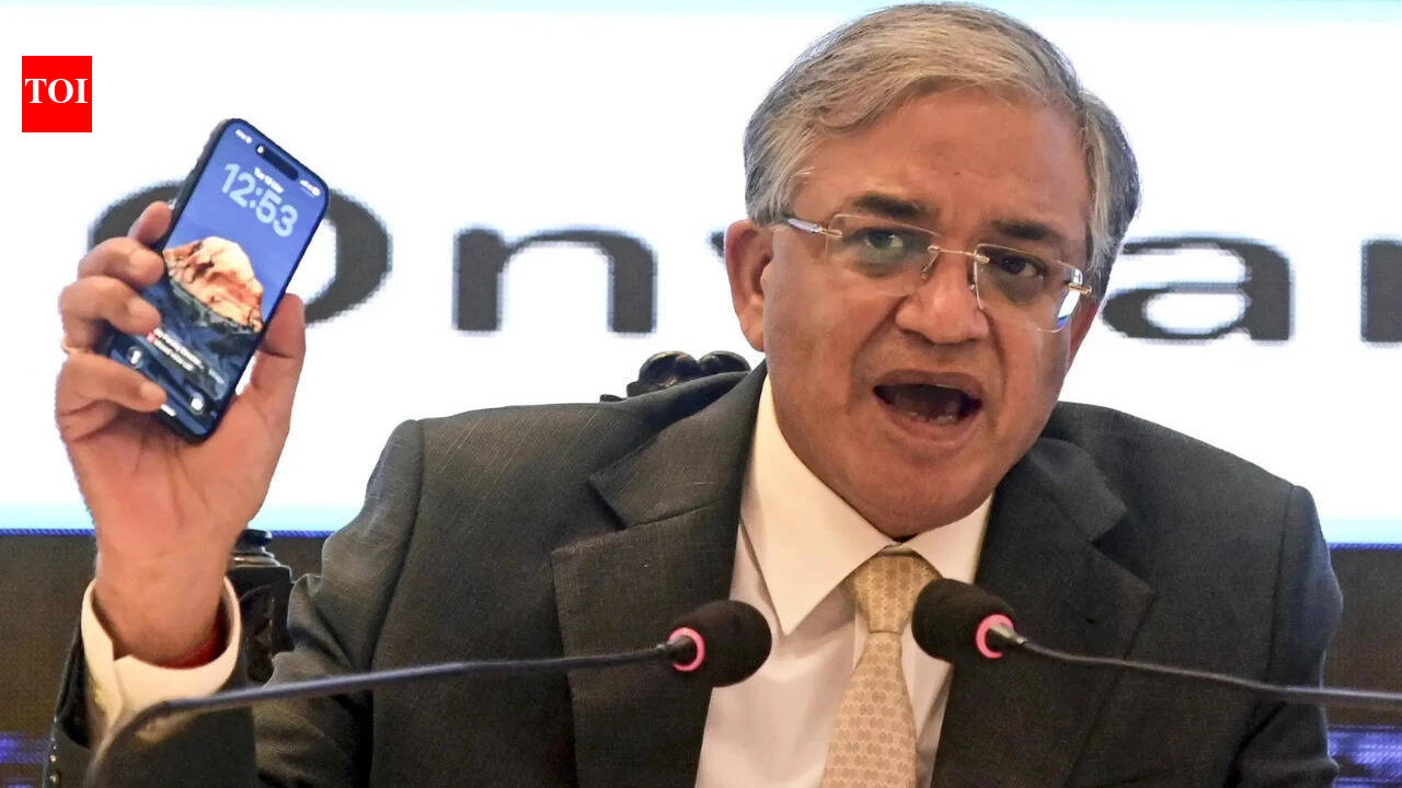 ज्ञानेश कुमार महाभियोग प्रस्ताव: ‘एक स्वागत योग्य कदम’: विपक्ष ने सीसीए के खिलाफ महाभियोग प्रस्ताव लाने के टीएमसी के फैसले का समर्थन किया ज्ञानेश कुमार | भारत समाचार