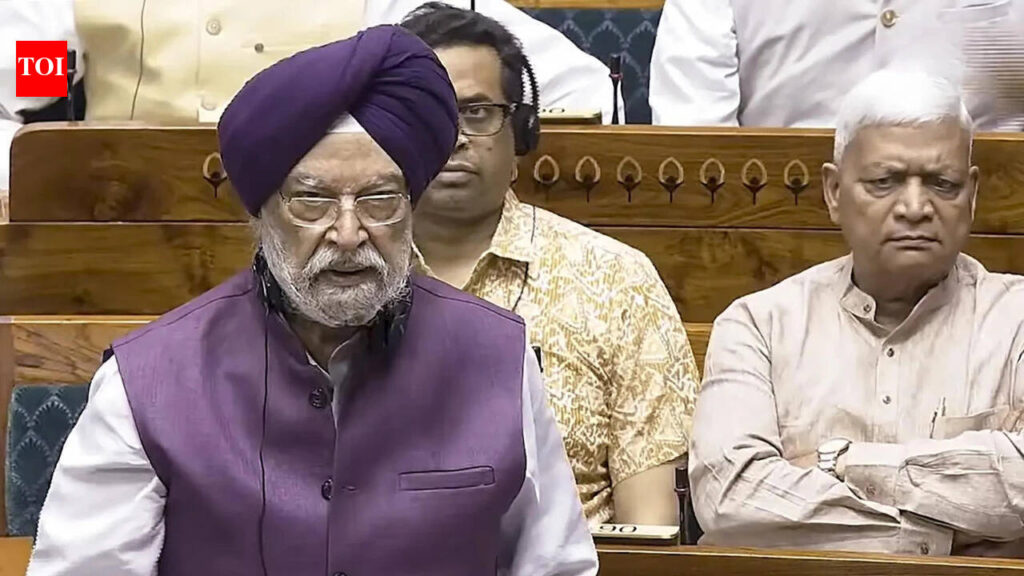 “यह अफवाहें फैलाने का समय नहीं है”: तेल मंत्री हरदीप पुरी ने मध्य पूर्व में संघर्ष के बीच ईंधन आपूर्ति सुनिश्चित की | भारत समाचार