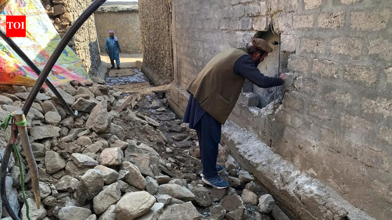 पाकिस्तान ने अफगानिस्तान पर फिर किया हमला, 4 की मौत; काबुल में घरों पर हमला