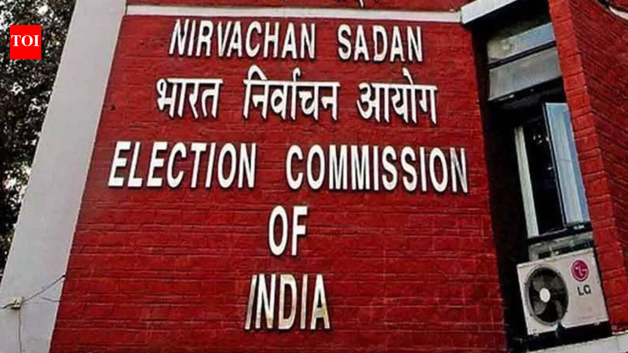 पहली बार, EC ने बंगाल चुनाव के लिए एसडीएम स्तर और उससे ऊपर के अधिकारियों को रिटर्निंग ऑफिसर के रूप में नियुक्त किया है भारत समाचार