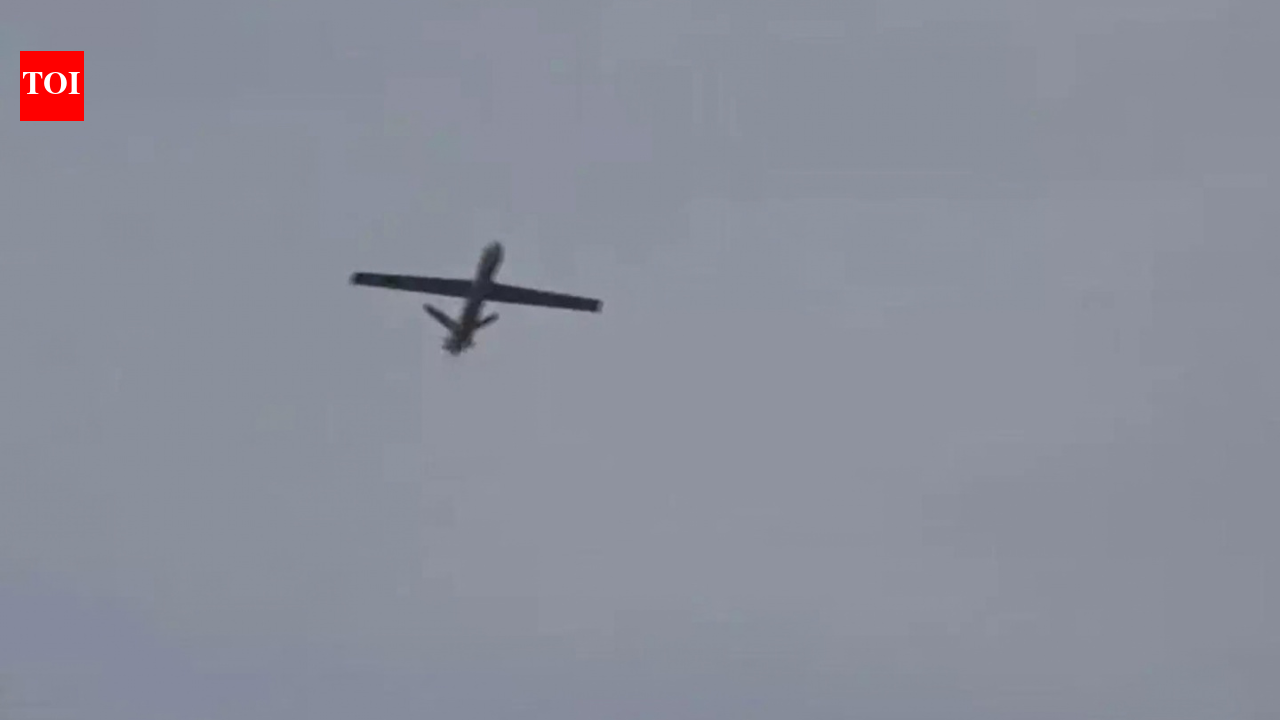 जवाबी कार्रवाई में अफगानिस्तान ने पाकिस्तान के कोहाट सैन्य किले पर ड्रोन से हमला किया