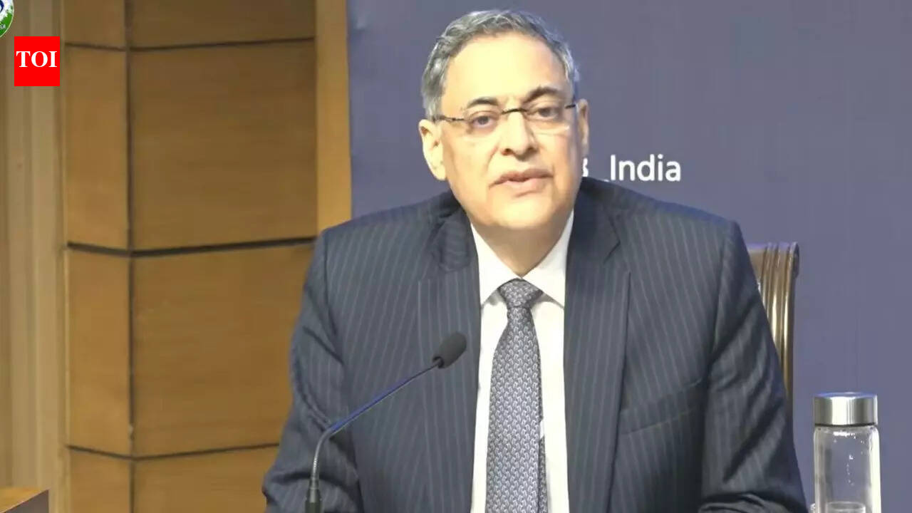 विदेश मंत्रालय का कहना है कि ओमान में ईरानी ड्रोन हमले में दो भारतीयों की मौत हो गई और 10 घायल हो गए