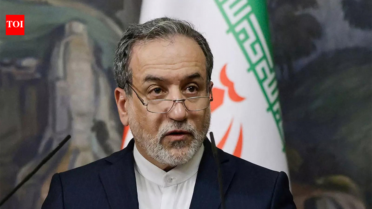 ‘व्हाइट हाउस अब भारत से गुहार लगा रहा है’: ईरानी विदेश मंत्री अराघची ने रूसी तेल पर अमेरिका के यू-टर्न का मजाक उड़ाया