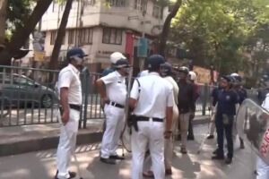 पीएम मोदी की रैली से कुछ घंटे पहले कोलकाता में टीएमसी और बीजेपी समर्थकों के बीच झड़प | भारत समाचार