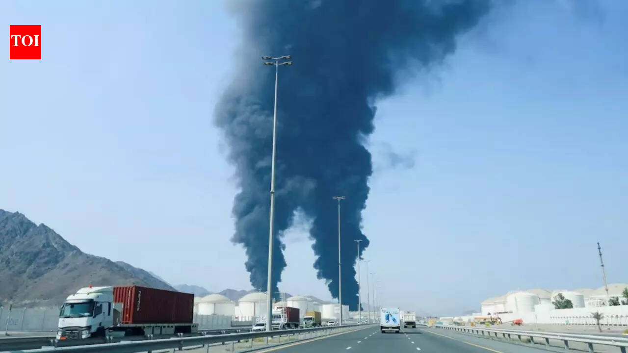 दुबई, अबू धाबी और फ़ुजैरा में बंदरगाह और गोदी खाली करें: ईरान ने चेतावनी दी; दावा है कि अमेरिका और इज़राइल के साथ युद्ध के बीच खड़ग द्वीप तेल केंद्र पर हमला करने के लिए यूएई अमीरात में ‘अमेरिकी ठिकानों’ का ‘इस्तेमाल’ किया गया था