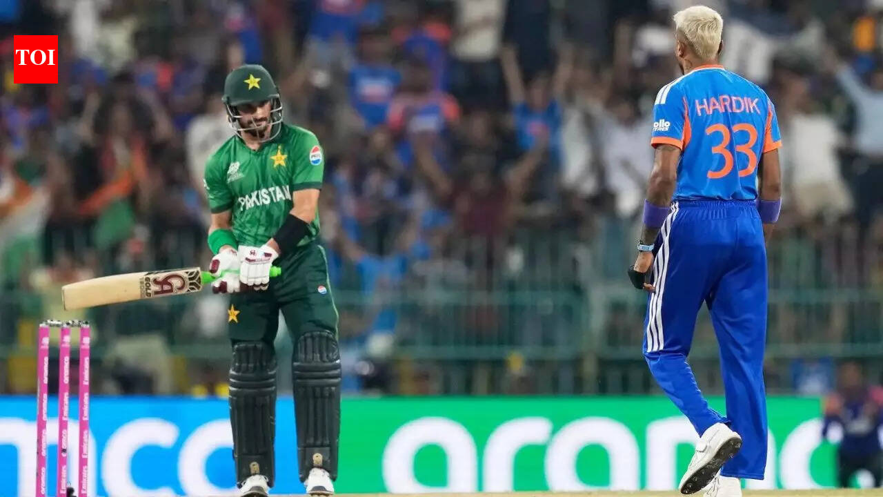 ‘8-0’: पाकिस्तान के कोच आकिब जावेद ने टी20 विश्व कप के दौरान दिग्गजों पर शादाब खान के हमले को पुनर्जीवित किया | क्रिकेट समाचार