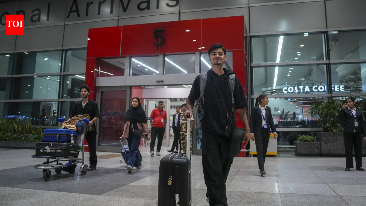 ईरान से 70 छात्र आज आर्मेनिया और दुबई के रास्ते स्वदेश लौटेंगे | भारत समाचार