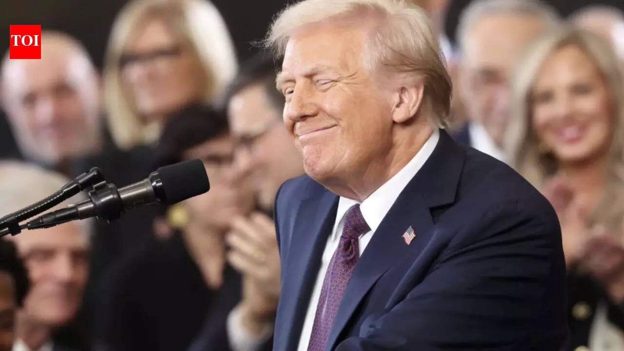 ‘सिर्फ मनोरंजन के लिए’: ट्रम्प ने ईरान के खर्ग द्वीप पर नए अमेरिकी हमलों की ओर इशारा किया