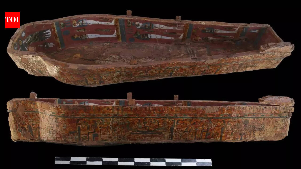 22 ममियों, दुर्लभ पपीरस स्क्रॉल और प्राचीन मिस्र की महिलाओं के रहस्यों के साथ छिपा हुआ लक्सर मकबरा खोजा गया | विश्व समाचार