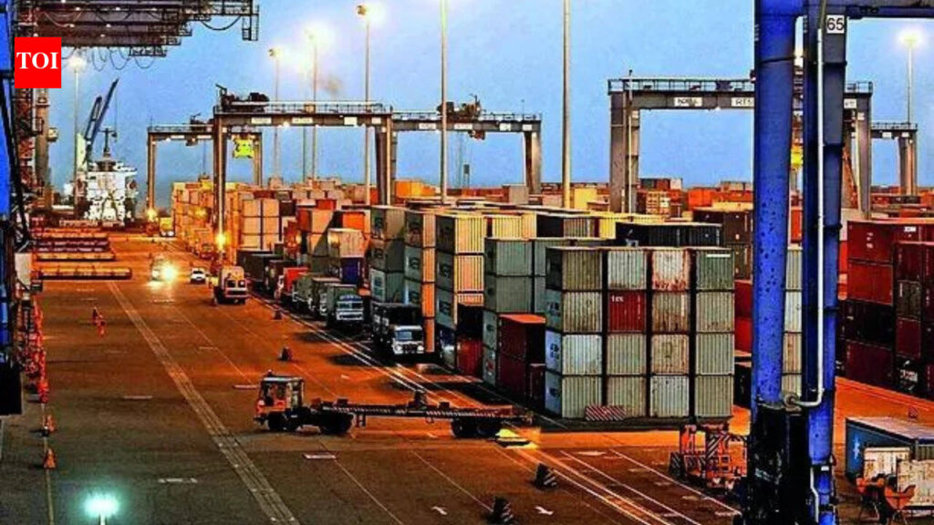 मध्य पूर्व संघर्ष भारतीय निर्यातकों को शिपमेंट को डायवर्ट करने और उच्च लागत को अवशोषित करने के लिए मजबूर करता है