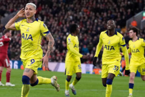 ईपीएल: रिचर्डसन के अंतिम गोल ने लिवरपूल में टोटेनहम को बचाया; मैनचेस्टर यूनाइटेड ने एस्टन विला को 3-1 से हराया | फुटबॉल समाचार