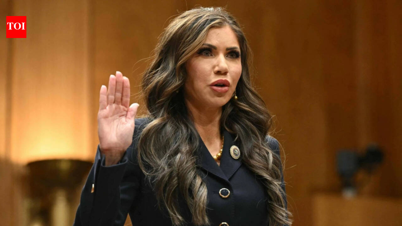 ‘शपथ के तहत झूठ बोलना’: 0M डीएचएस विज्ञापन अभियान ने क्रिस्टी नोएम को न्याय विभाग की झूठी गवाही की जाँच में फँसा दिया