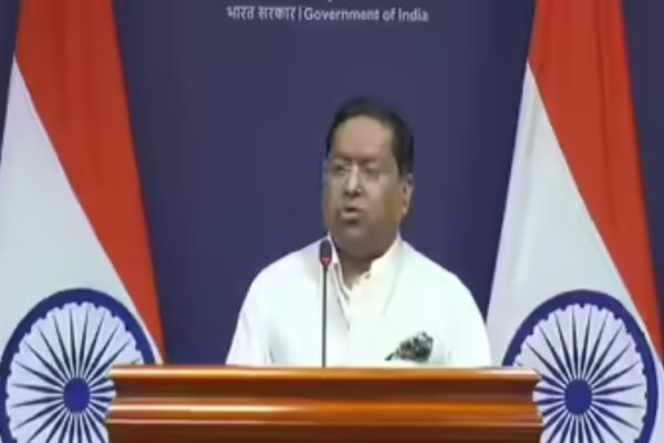 सरकार ने यूएससीआईआरएफ की उस रिपोर्ट को खारिज कर दिया है जिसमें रॉ और आरएसएस के खिलाफ प्रतिबंध लगाने की बात कही गई है भारत समाचार