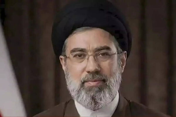 कहाँ हैं ईरान के नये सर्वोच्च नेता? कैसे मोजतबा खामेनेई ‘ब्लू स्पैरो’ के हमले से बच गए जिसमें उनके पिता की मौत हो गई थी