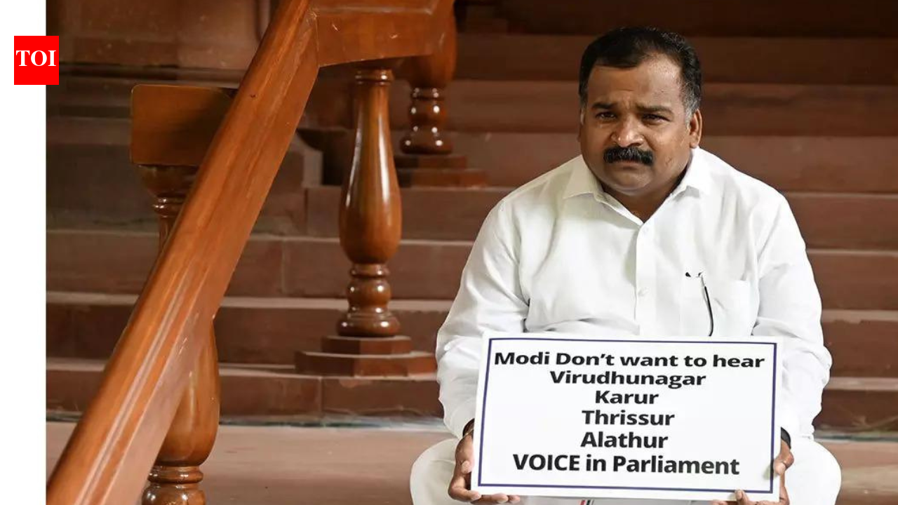 निलंबन रद्द करने के बाद कांग्रेसी सांसदों ने जोर देकर कहा कि विरोध विपक्ष के अधिकारों के लिए था और उन्होंने राष्ट्रपति से सवाल किया | भारत समाचार