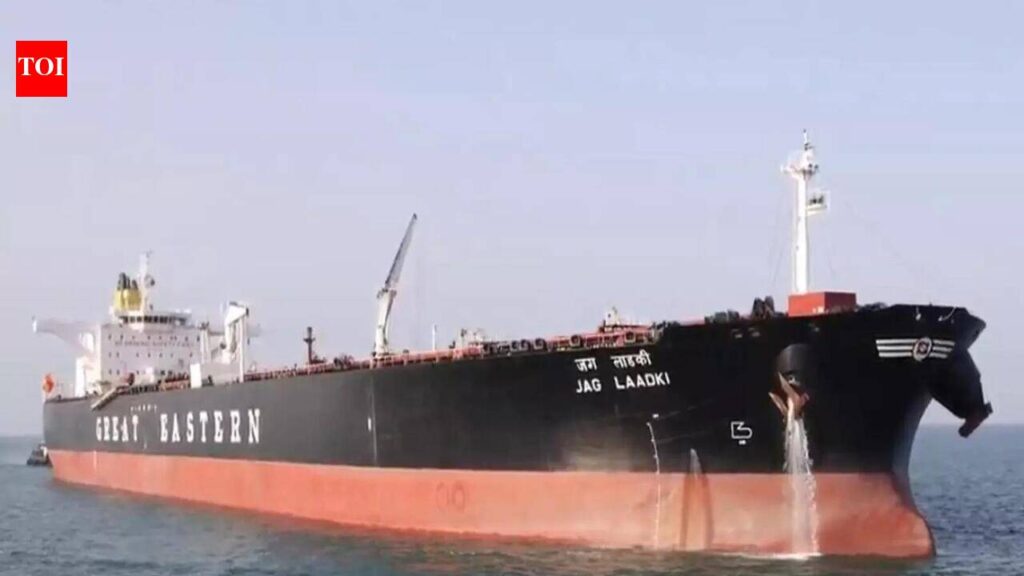 युद्ध के बीच में होर्मुज जलडमरूमध्य को पार करने के बाद तीसरा भारतीय तेल टैंकर 80,886 मीट्रिक टन एलपीजी के साथ गुजरात पहुंचा।